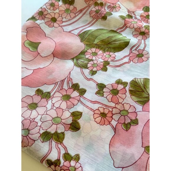 Vintage 1970s curtain, dramatic oversized pink flowers, sheer, rod heading panel - Picture 10 of 10